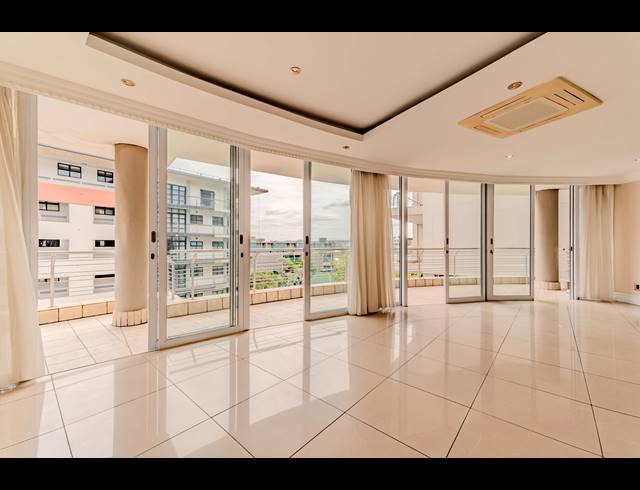 2 BEDROOM APARTMENT FOR SALE IN POINT WATERFRONT